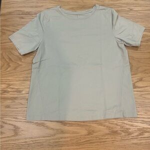 Lululemon T shirt